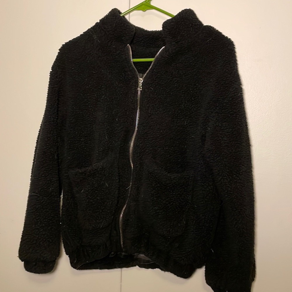 Two pocket black sinched waist zip up jacket